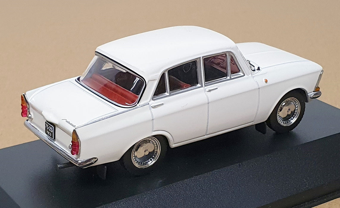 IST Models 1/43 Scale Diecast IST102 - 1968 Moskwitch 408 - Off White