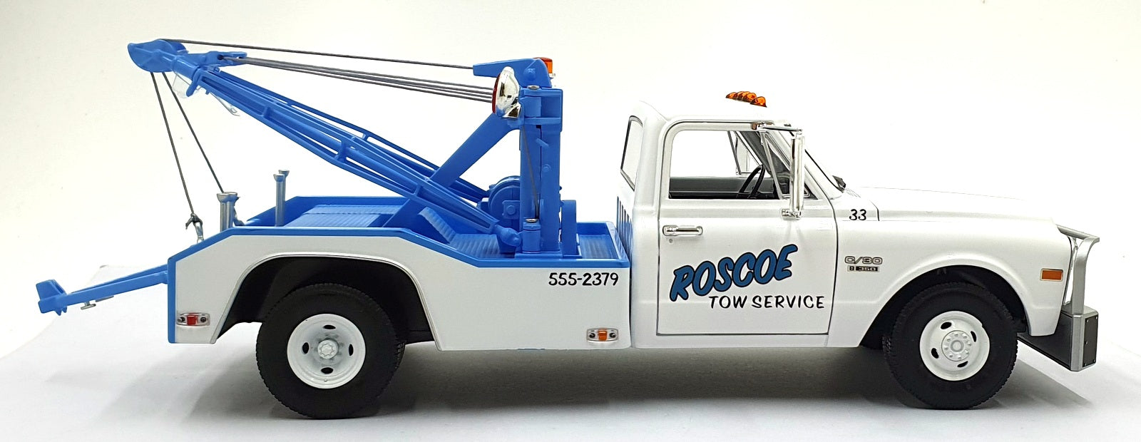 Greenlight 1/18 Scale 13684 - 1969 Chevrolet C-30 Dually Wrecker Starsky & Hutch