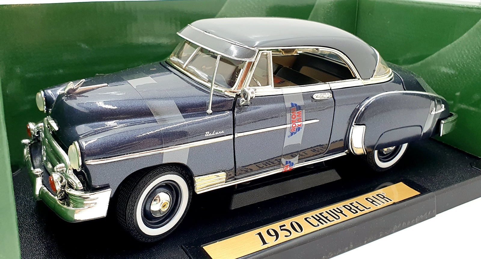 Motor Max 1/18 Scale Diecast 73111 - 1950 Chevy Bel Air - Two Tone Grey