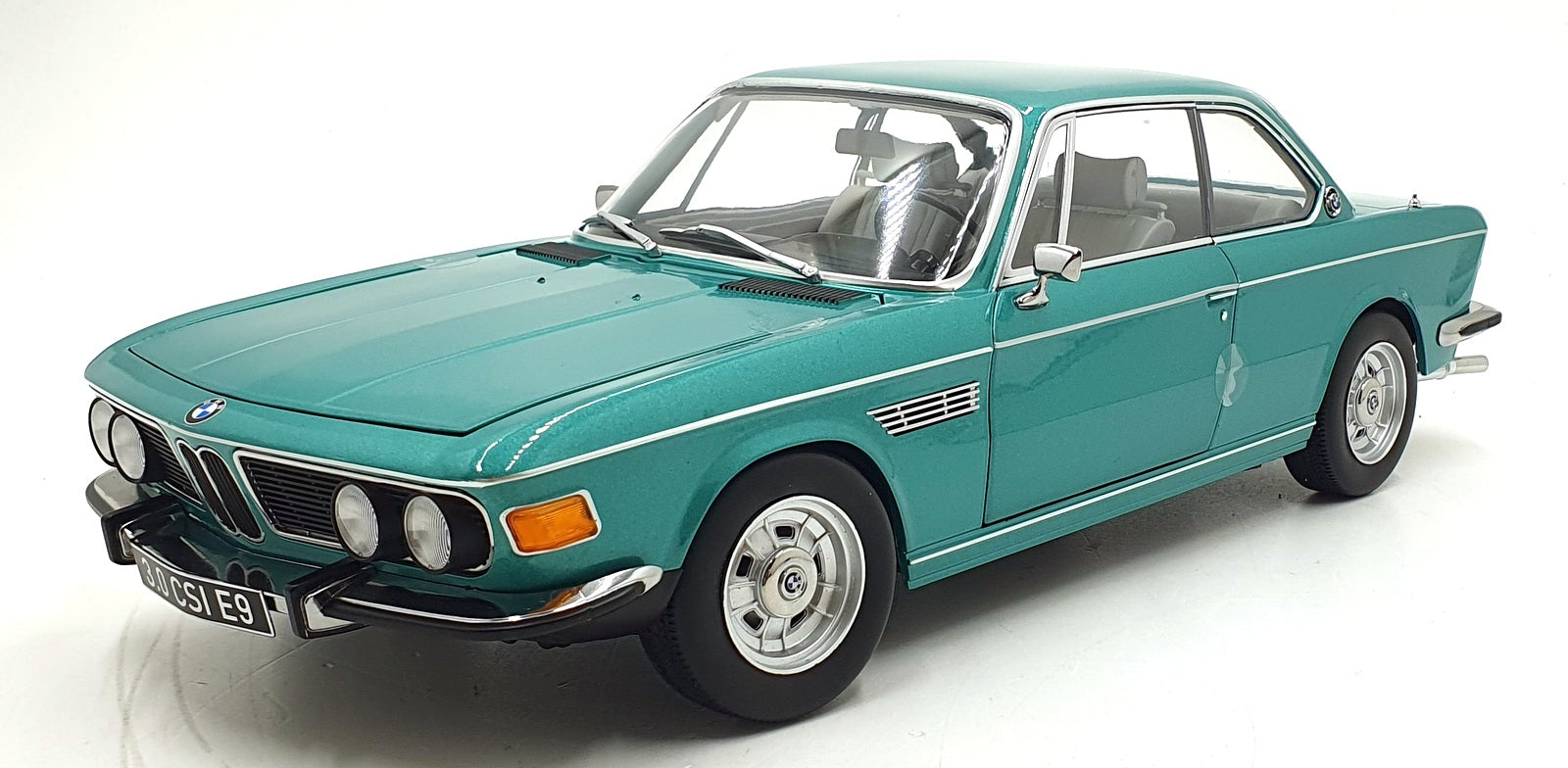 KK Scale 1/12 Scale KKDC120191 - 1971 BMW 3.0 CSi (E9) - Met. Turquoise
