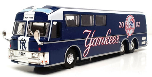 Fleer 1/64 Scale 01231 - Motorcoach New York Yankees MLB 2002 - Blue/White