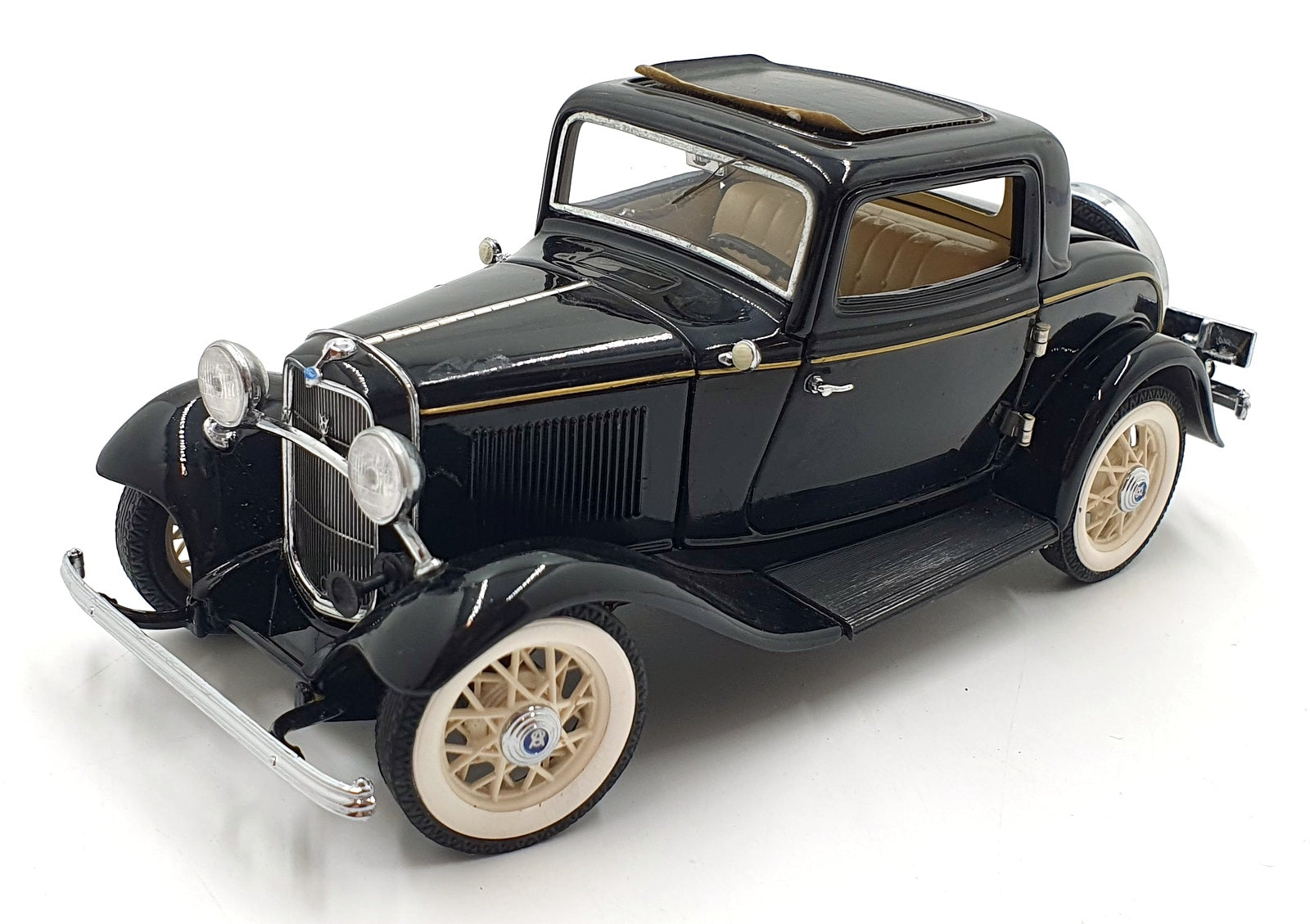Franklin Mint 1/24 Scale 11226D - 1932 Ford Deuce Coupe - Black
