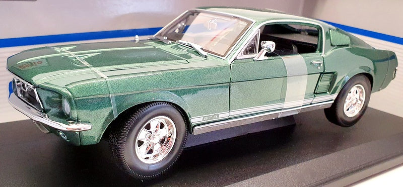 Maisto 1/18 Scale Diecast 31166 - 1967 Ford Mustang GTA Fastback - Green