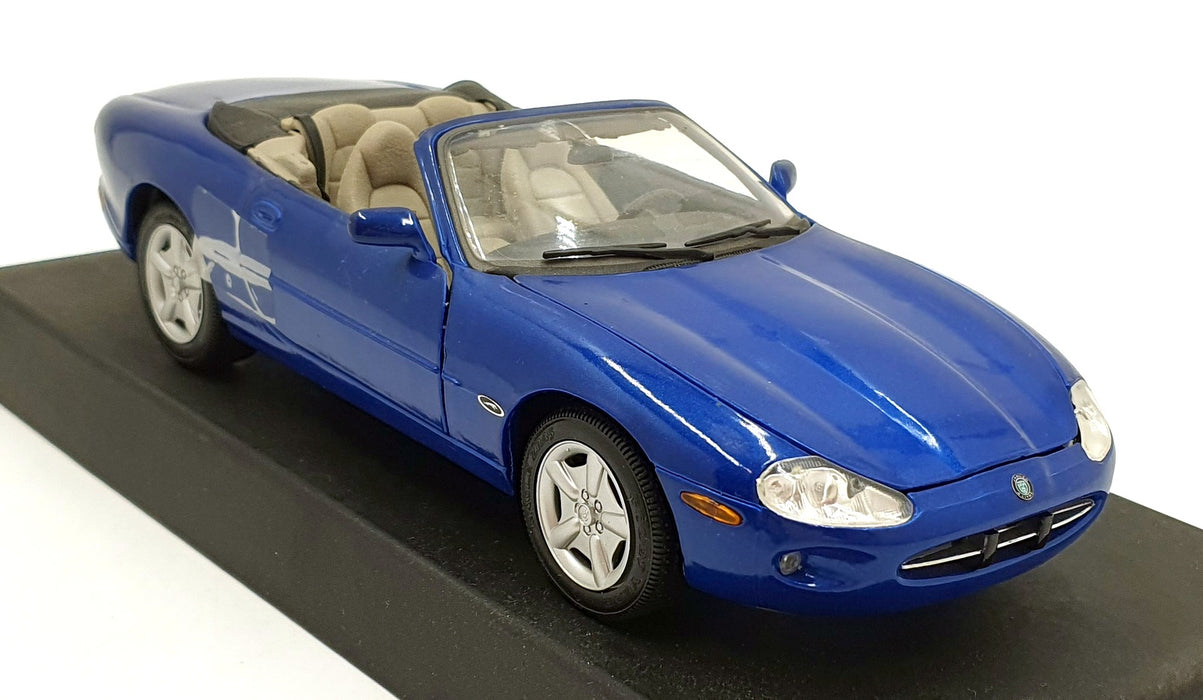 Maisto 1/18 Scale 31836 - 1996 Jaguar XK8 Convertible - Blue