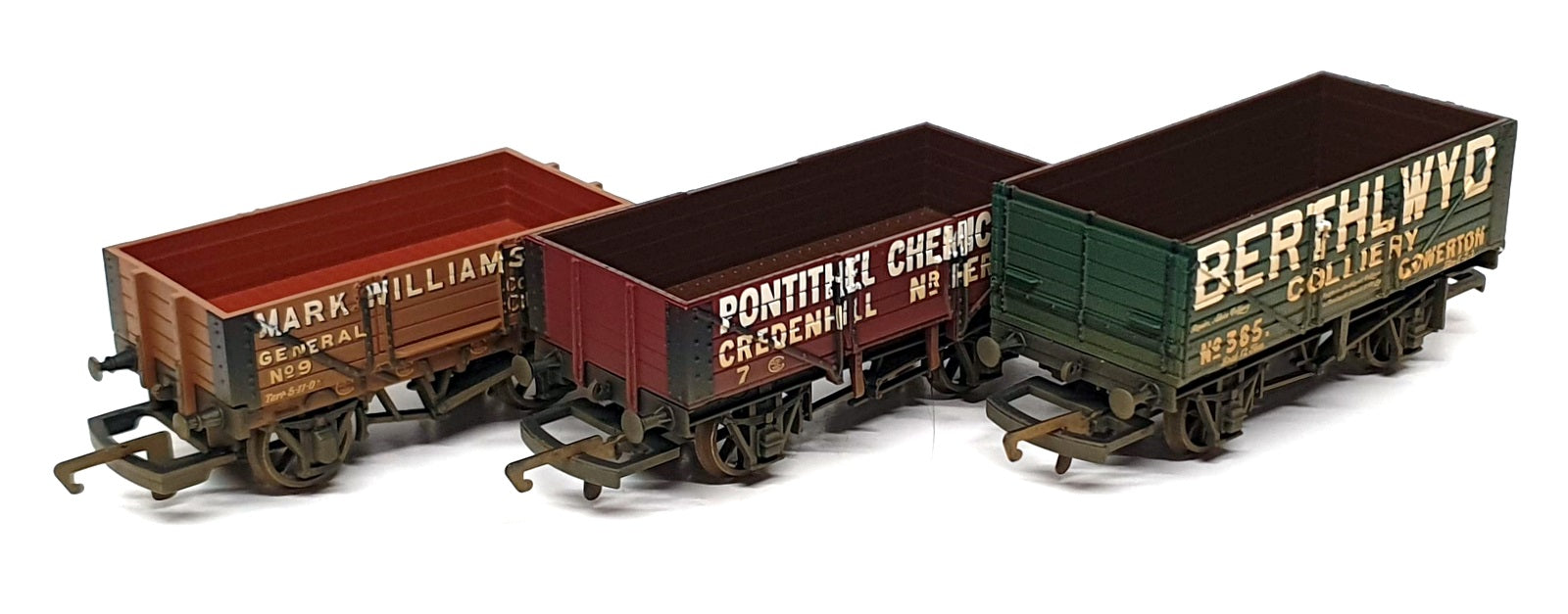 Hornby OO Scale (1/76) R6219 - Set Of 3 Weathered Finish Wagons