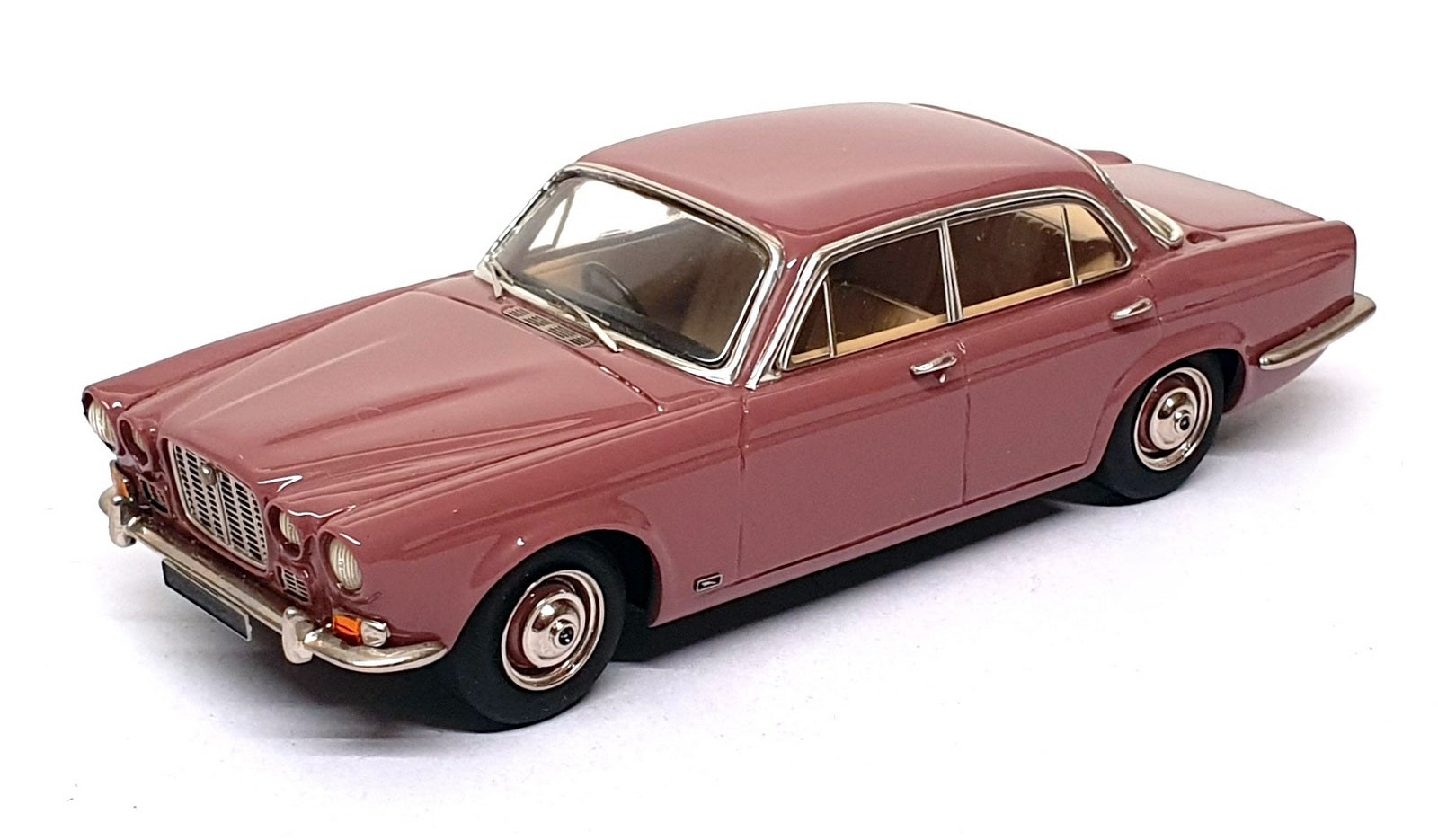 SMTS 1/43 Scale CL31 - Jaguar XJ6 Series I - Heather