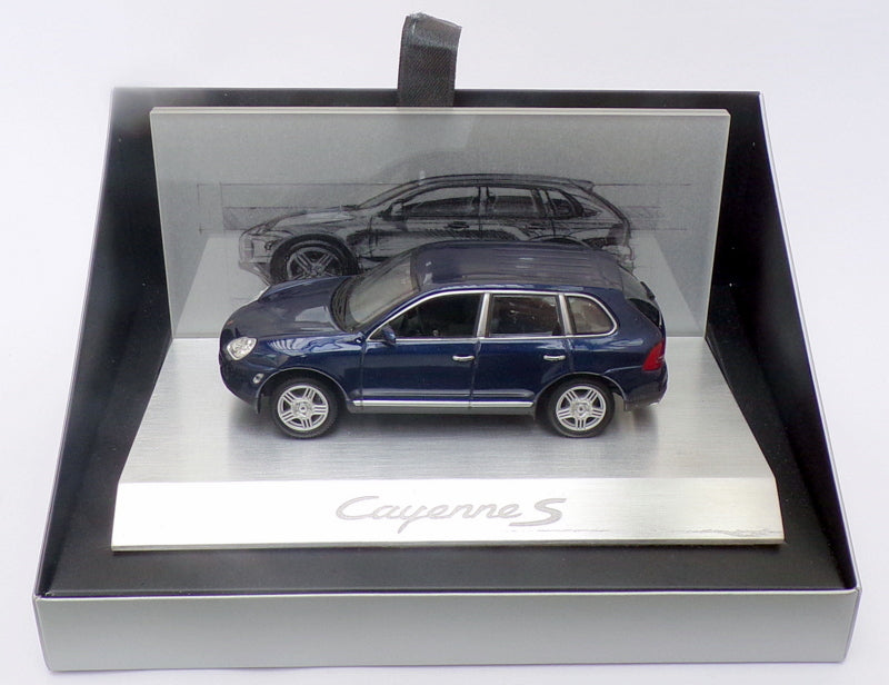 Minichamps 1/43 Scale Model Car 8620B - Porsche Cayenne S - Blue