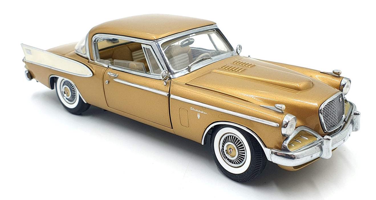 Signature 1/18 Scale Diecast 12226C - 1958 Studebaker Golden Hawk - Gold