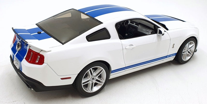Greenlight 1/18 Scale Diecast 13674 - 2011 Shelby GT500 - White/Blue