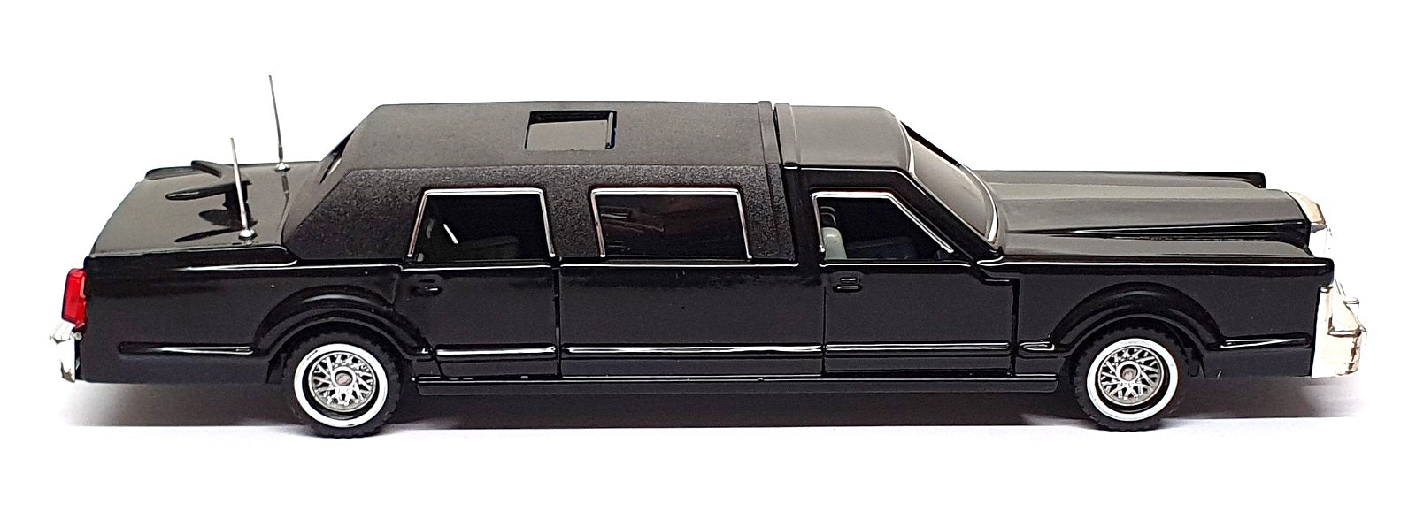 Majorette 1/32 Scale Diecast 3045 - Stretch Limousine - Black