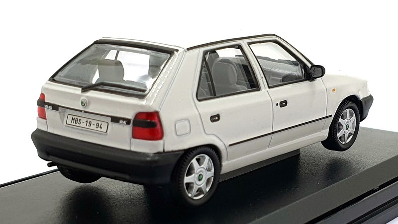 Abrex 1/43 Scale Diecast 143ABS 709E - 1994 Skoda Felicia - White