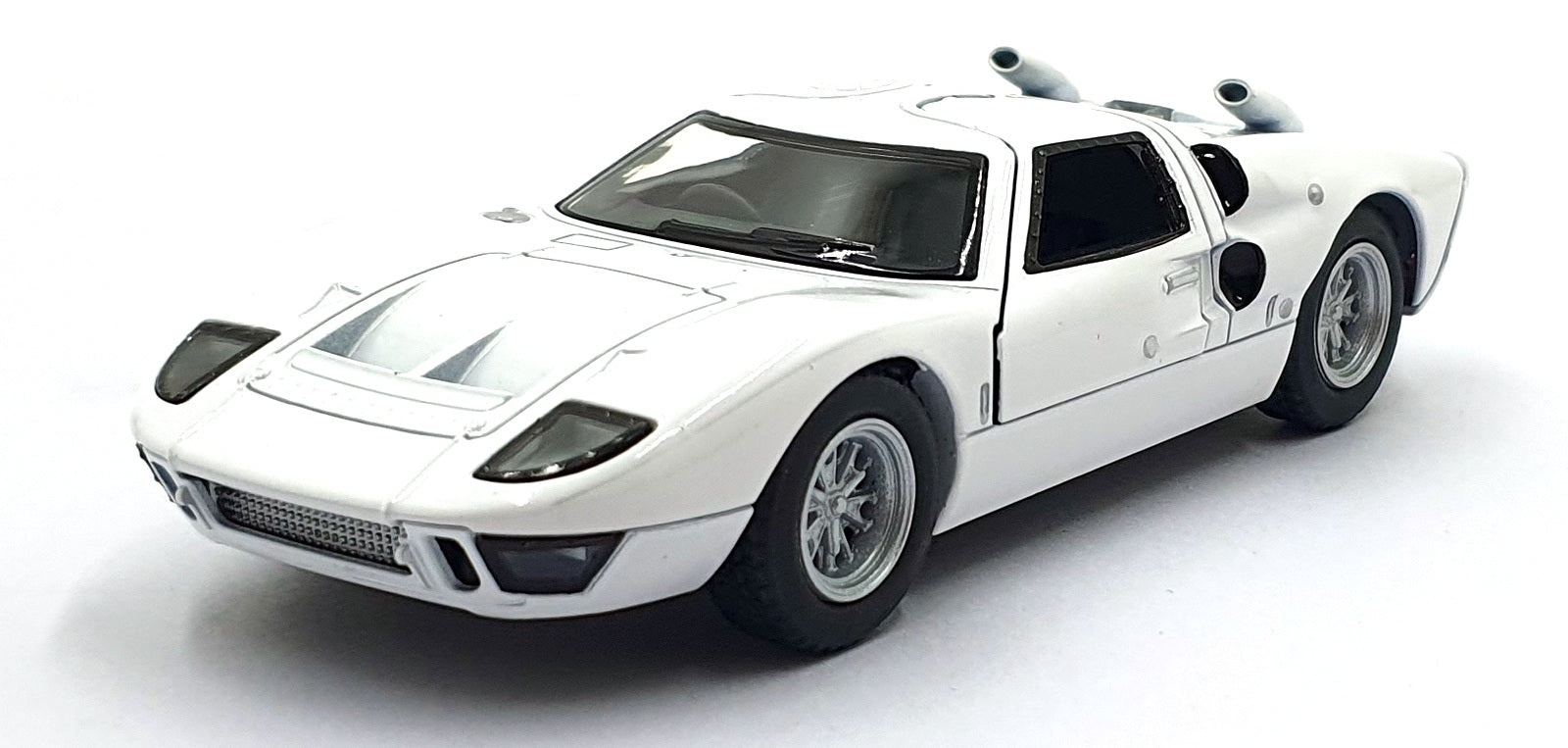 Kinsmart 1/32 Scale Pull Back & Go TY6953 - 1966 Ford GT40 - White