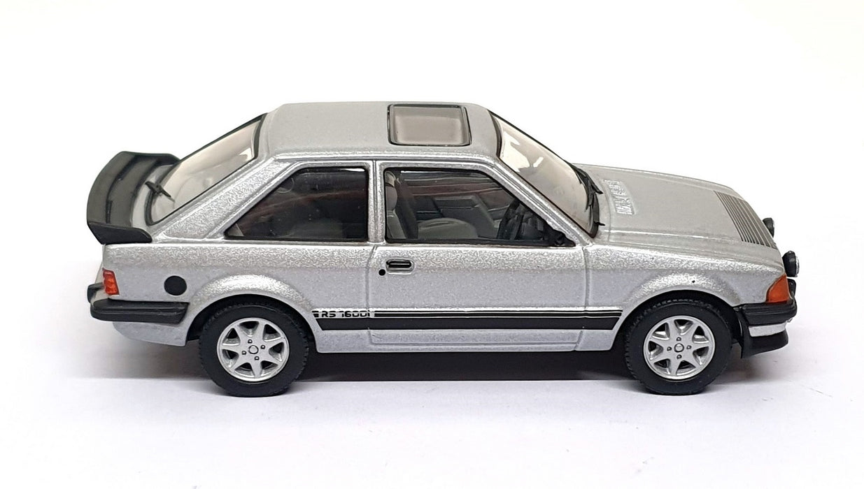 Vanguards 1/43 Scale VA11005 - Ford Escort Mk3 RS1600i - Strato Silver