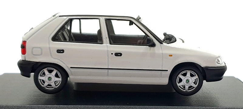 Abrex 1/43 Scale Diecast 143ABS 709E - 1994 Skoda Felicia - White