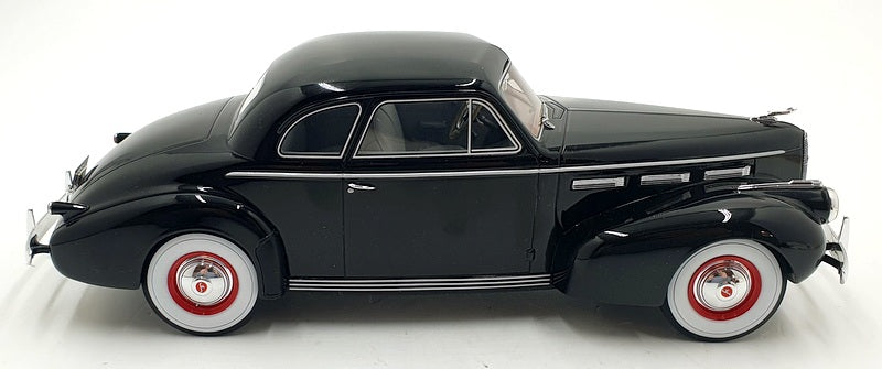 BOS Models 1/18 Scale BOS314 LaSalle Series 50 Coupe - Schwartz