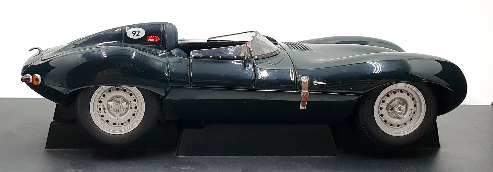 Autoart 1/18 Scale 73561 - Jaguar D Type Short Nose - Green