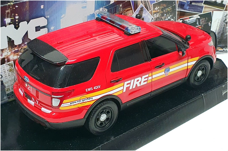 Daron 1/24 Scale Diecast NY71736 - Ford SUV FDNY - Red