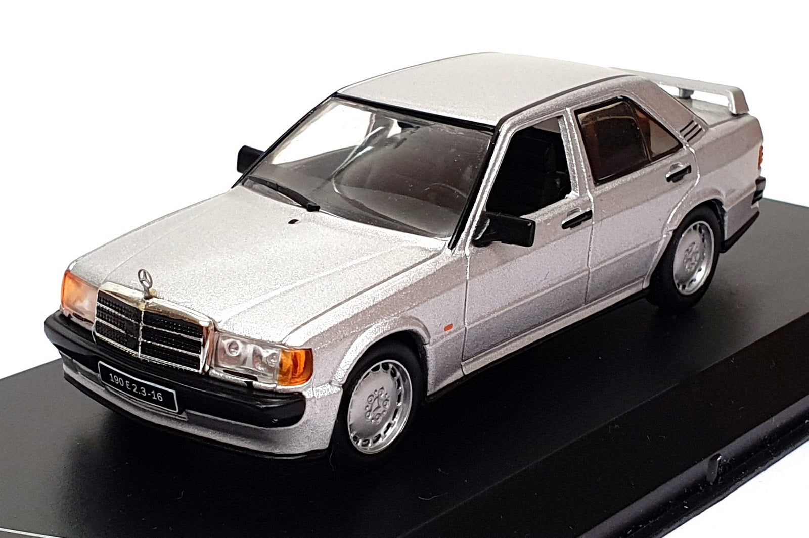 Whitebox 1/43 Scale WB246 - Mercedes Benz 190E 2.3 16V - Silver