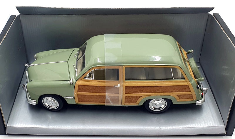 Motorcity Classics 1/18 Scale Diecast 30001 1949 Ford Woody Wagon Light Green