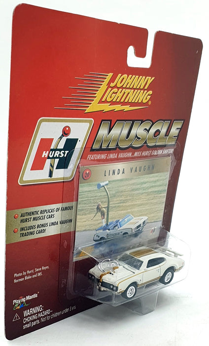 Johnny Lightning 1/64 Scale 291-01 - 1969 Oldsmbile 442 - White/Gold