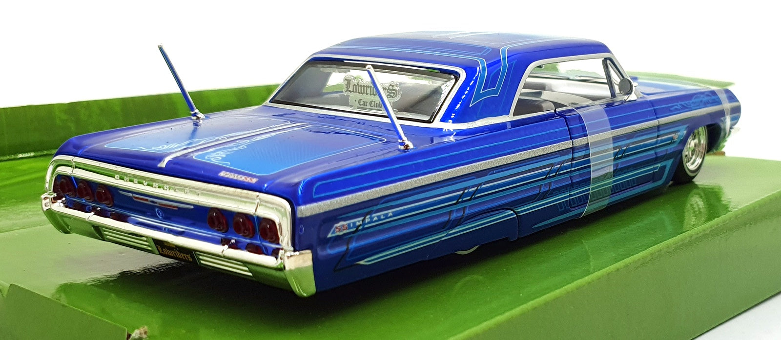 Maisto 1/26 Scale Diecast 32547 - 1964 Chevrolet Impala SS - Met. Blue