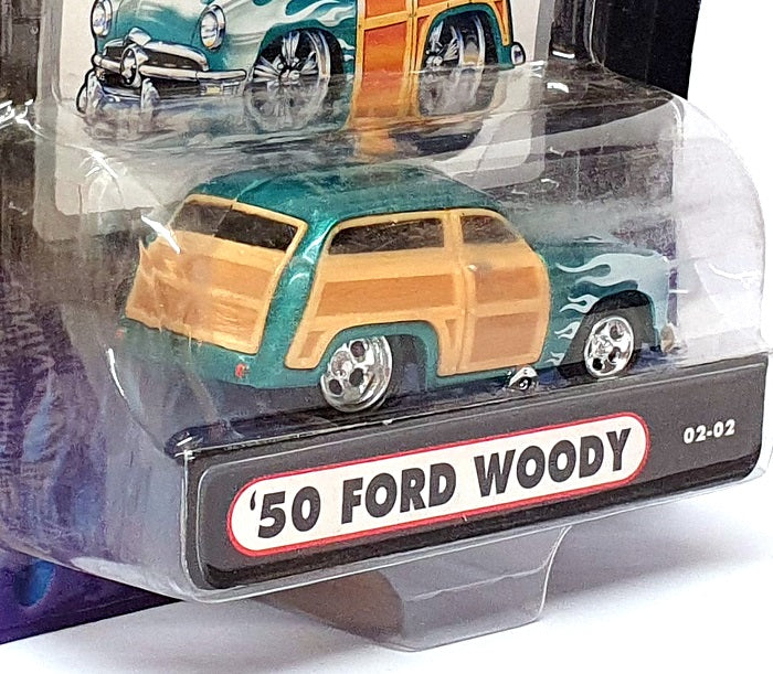 Muscle Machines 1/64 Scale 71161 02-02 - 1950 Ford Woody - Green