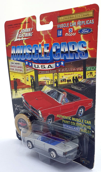 Johnny Lightning 1/64 Scale 200-160 - Muscle Cars 1965 Pontiac GTO - Silver