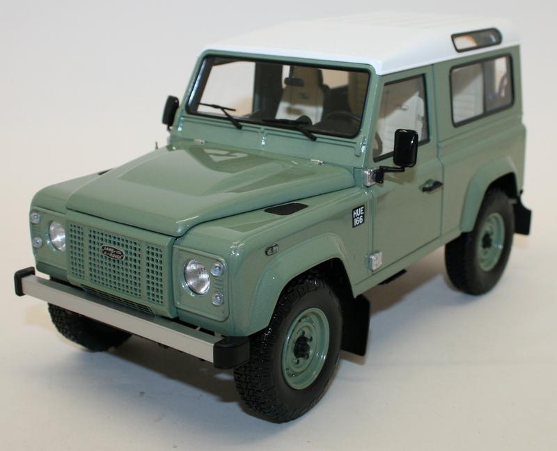 Almost Real 1/18 Scale Diecast 810204 - Land Rover Defender 90 Heritage Edit