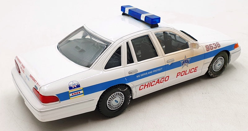 Code 3 Collectibles 1/24 scale Diecast 2724L Ford Crown Victoria Chicago Police
