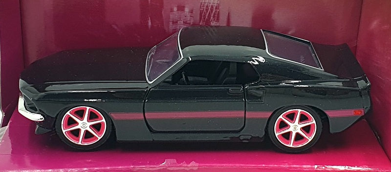 Jada 1/32 Scale 34853 - 1969 Ford Mustang Pink Slips - Black/Pink