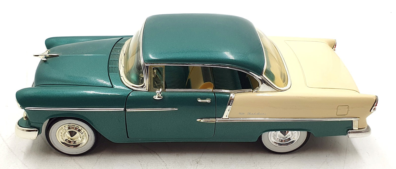 Ertl 1/18 Scale Diecast 171225B - 1955 Chevrolet Bel Air - Green/Cream