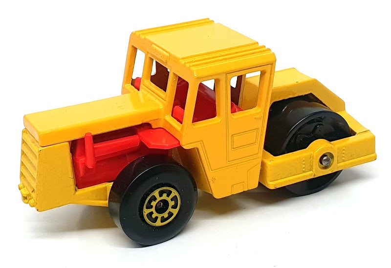 Matchbox 7cm Long Original Diecast No. 72 - Bomag Road Roller - Yellow/Red