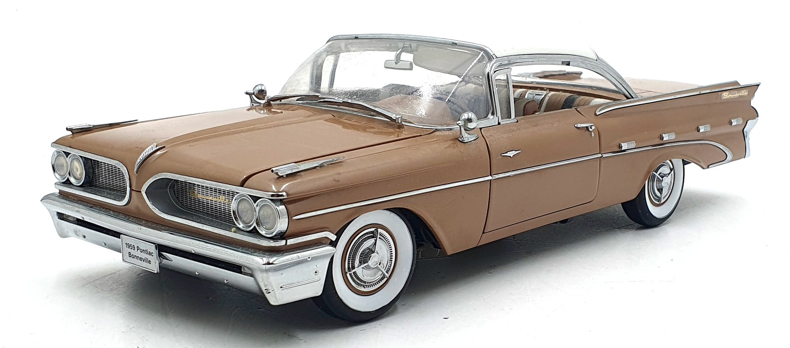 Sun Star 1/18 Diecast 5171 - 1959 Pontiac Bonneville Open Conv - Ivory Copper