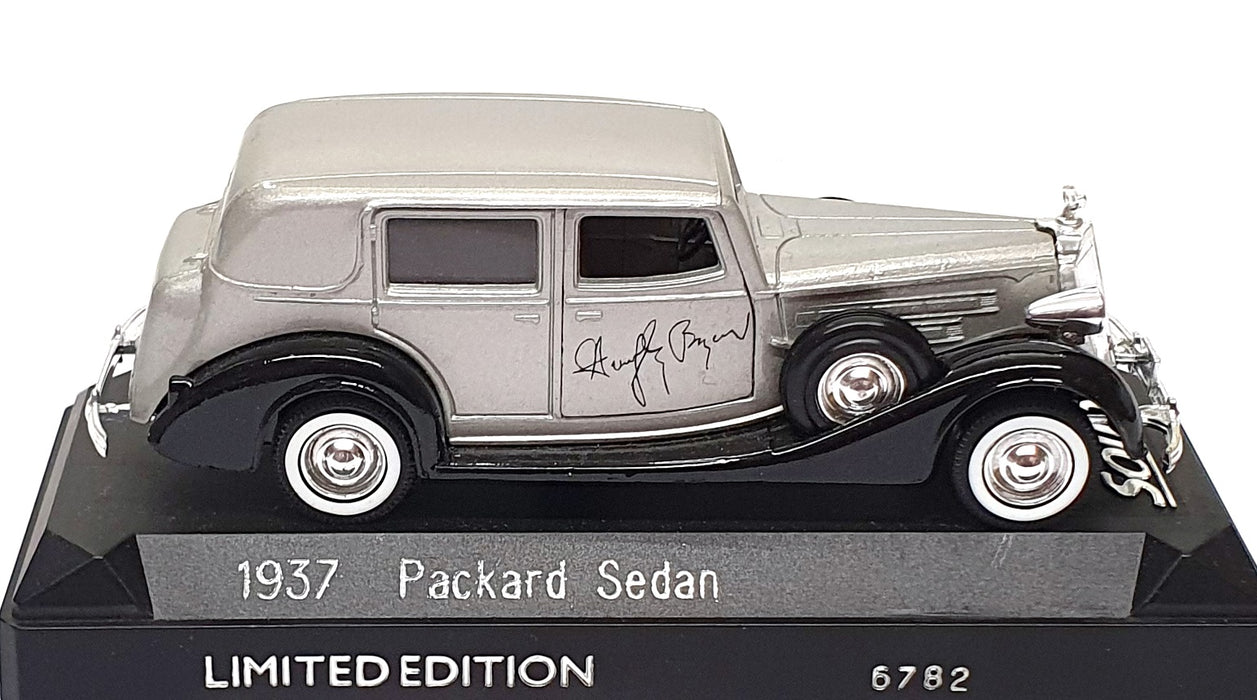 Solido 1/43 Scale 6782 - 1937 Packard Sedan Humphrey Bogart - Silver