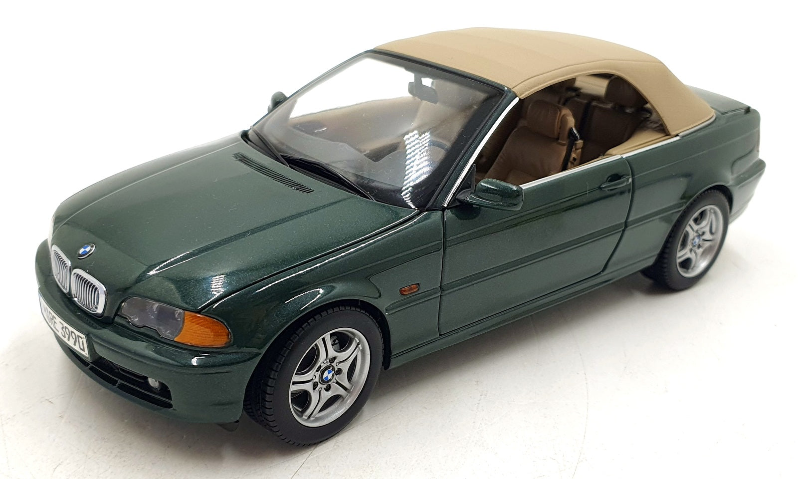 Kyosho 1/18 Scale 80 43 0 009 757 - BMW 3 Series Convertible - Green