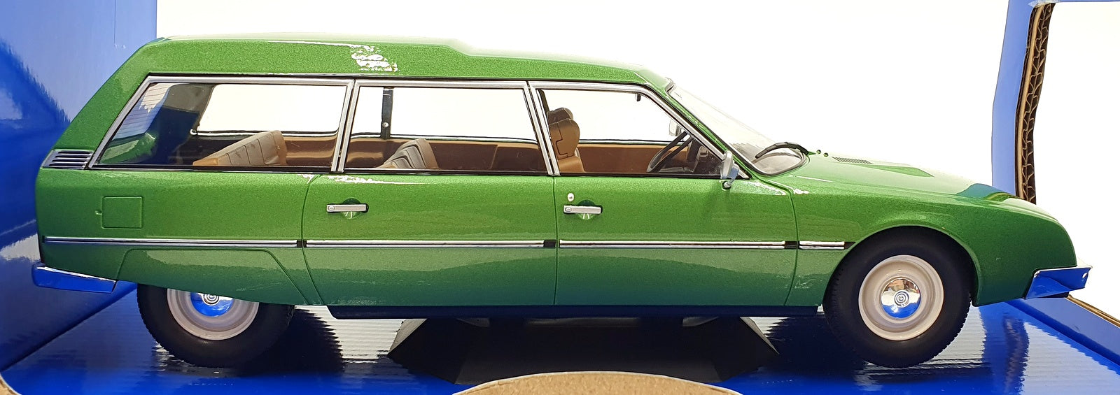 Model Car Group 1/18 Scale MCG18555 - Citroen CX Break - Met. Green