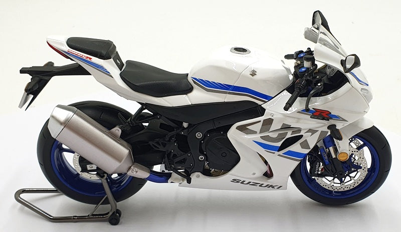 LCD Models 1/12 Scale 02136 - Suzuki GSX-R R1000 Motorbike  - White/Blue