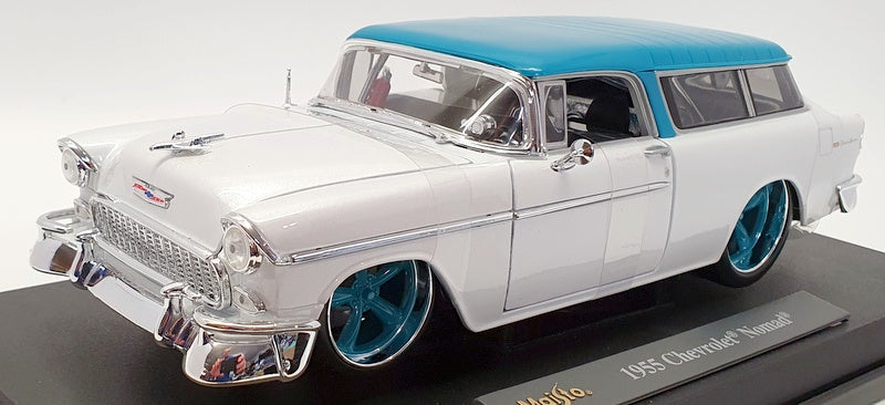 Maisto 1/18 Scale Diecast 32613 - 1955 Chevrolet Nomad - White/Green