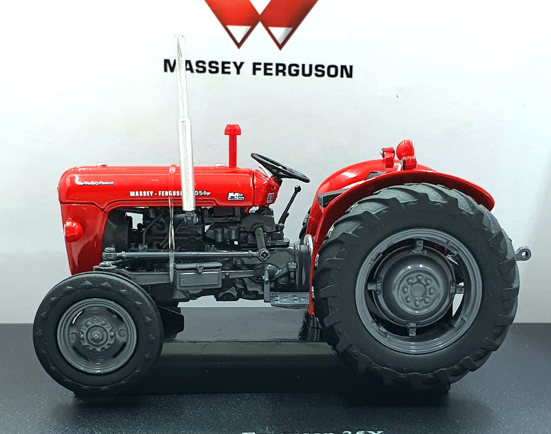 Universal Hobbies 1/32 Scale UH2701 - Massey Ferguson 35X - Red