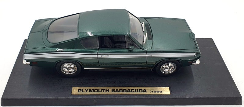 Road Legends 1/18 Scale Diecast 92178 - 1969 Plymouth Barracuda - Green