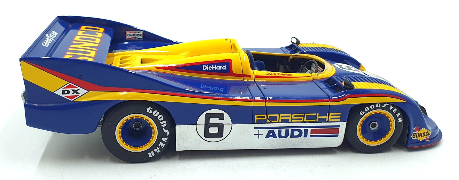 Minichamps 1/18 Scale Diecast DC18626B - Porsche 917/30 #6 Sunoco
