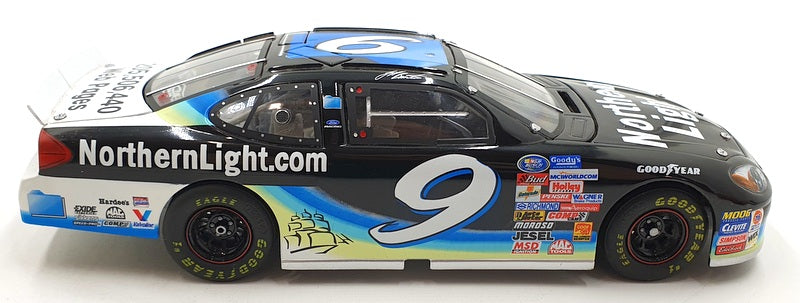 Team Caliber 1/24 Scale Diecast O092081NL 2000 Ford Taurus Northern Light #9