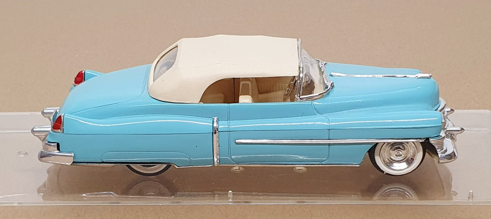 Vitesse 1/43 Scale 281 - Cadillac Type 62 Closed Cabriolet - Turquoise