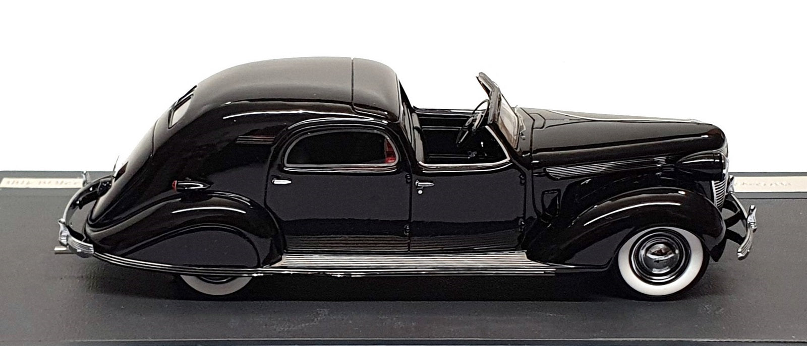 Matrix 1/43 Scale MX50303-061 - 1937 Chrysler Imperial C-15 Town Car - Black
