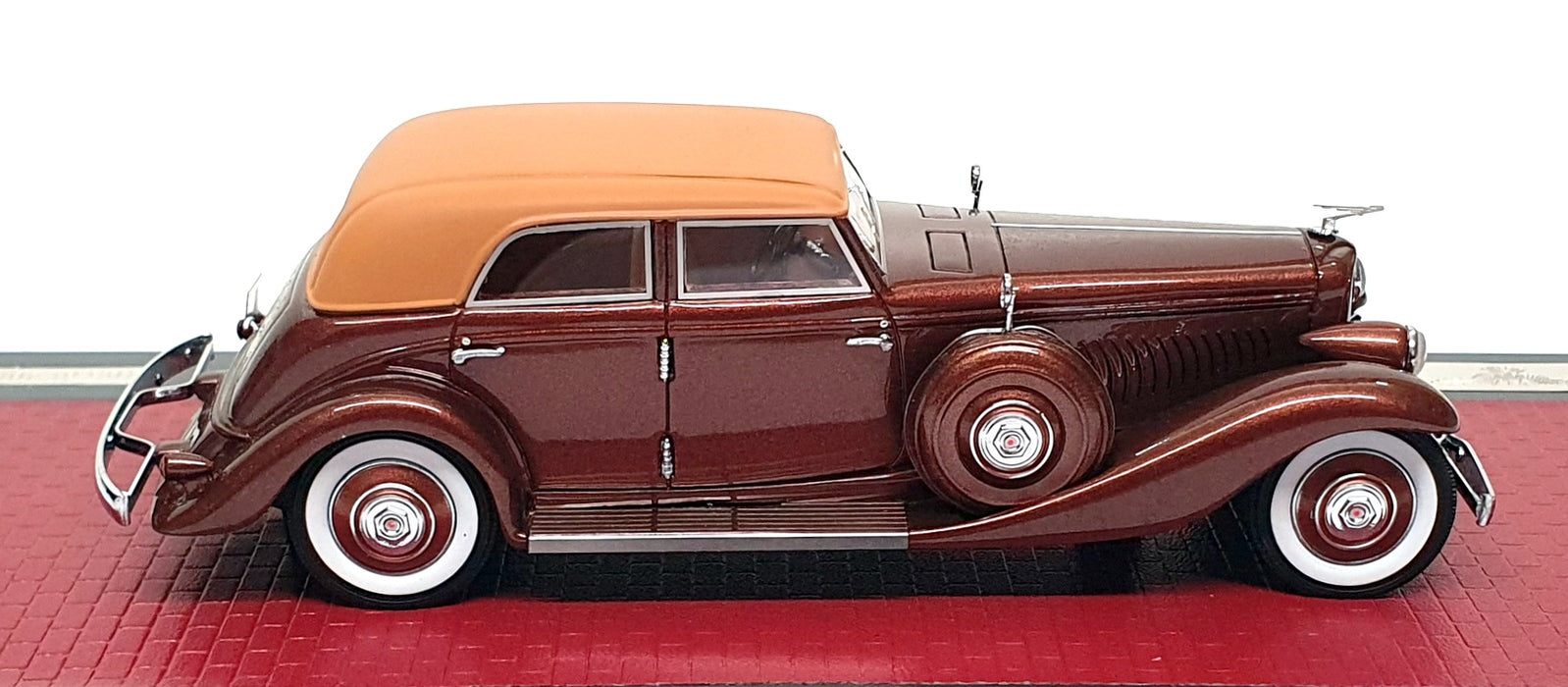 Matrix 1/43 Scale MX50406-021 - 1935 Duesenberg Rollston Sedan LWB - Met. Brown
