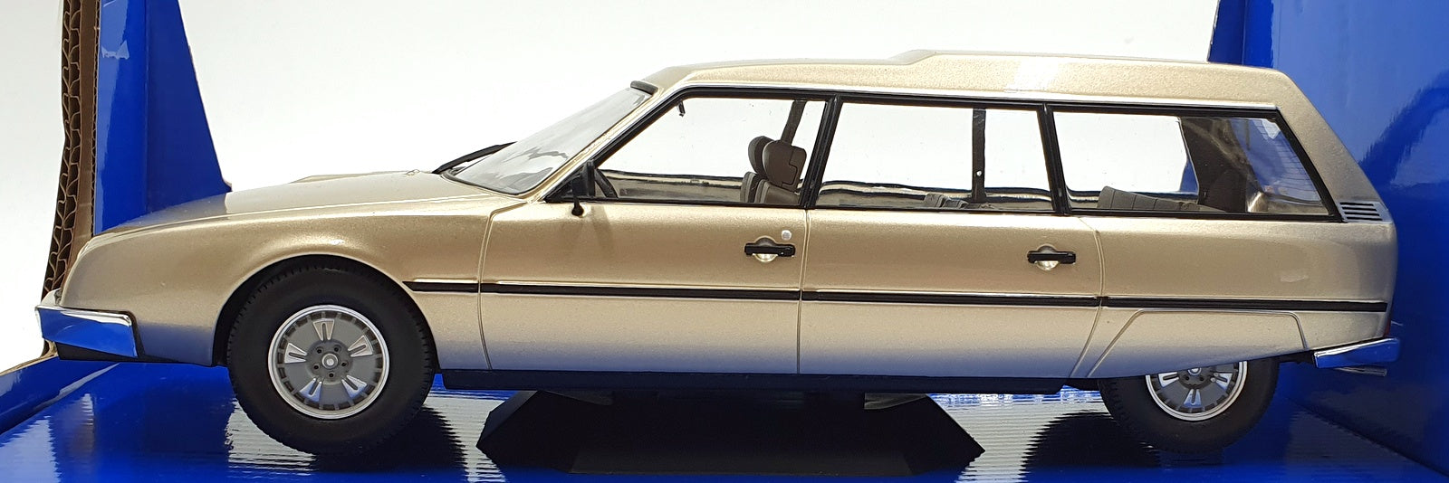 MCG 1/18 Scale Diecast MCG18554 - Citroen CX Break - Met. Beige