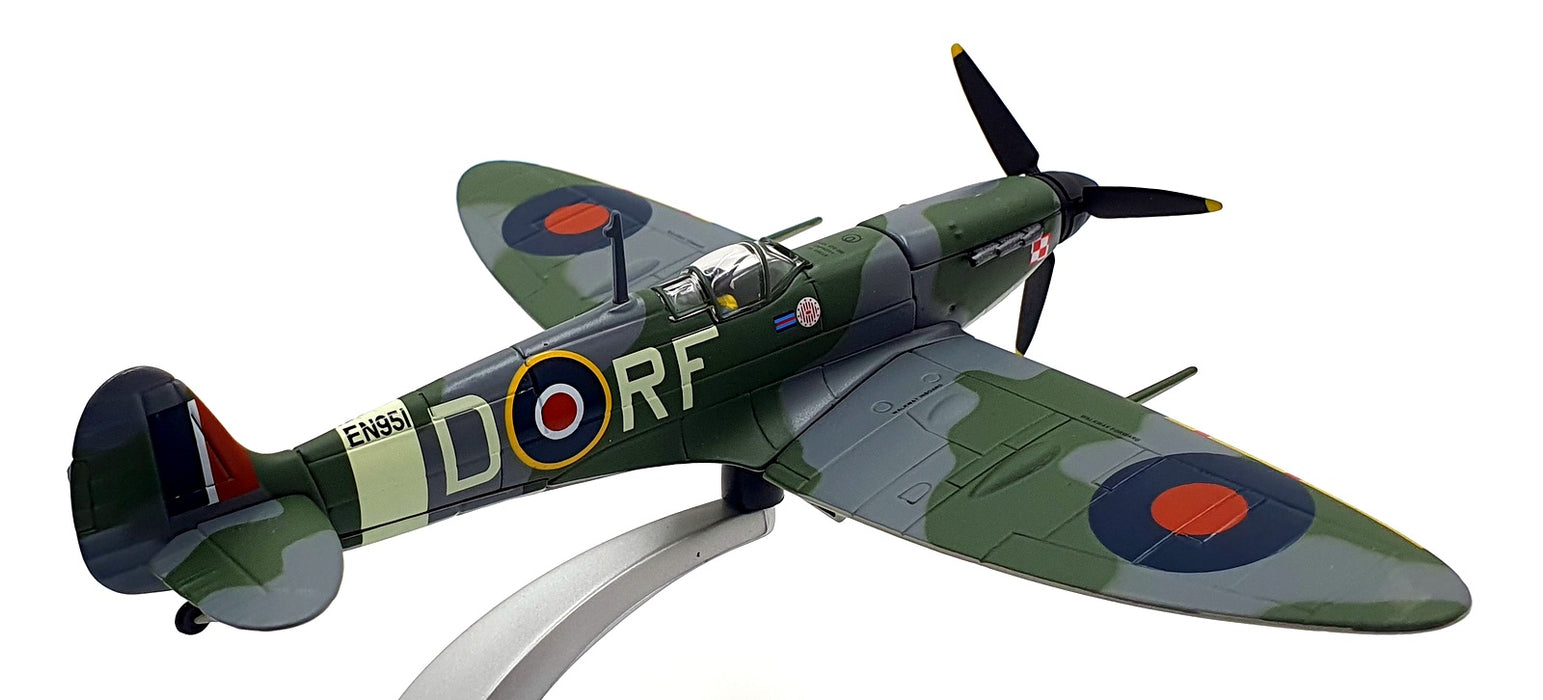 Corgi 1/72 Scale AA31903 - Supermarine Spitfire MkV EN951/RF-D Sq. Ldr. Zumbach