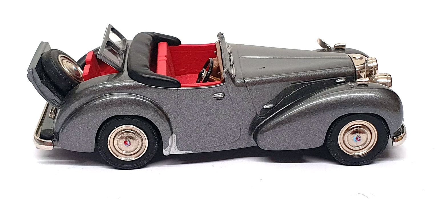 Minimarque 43 1/43 Scale UK4a - 1947 Triumph Roadster Open - Grey Black Hood