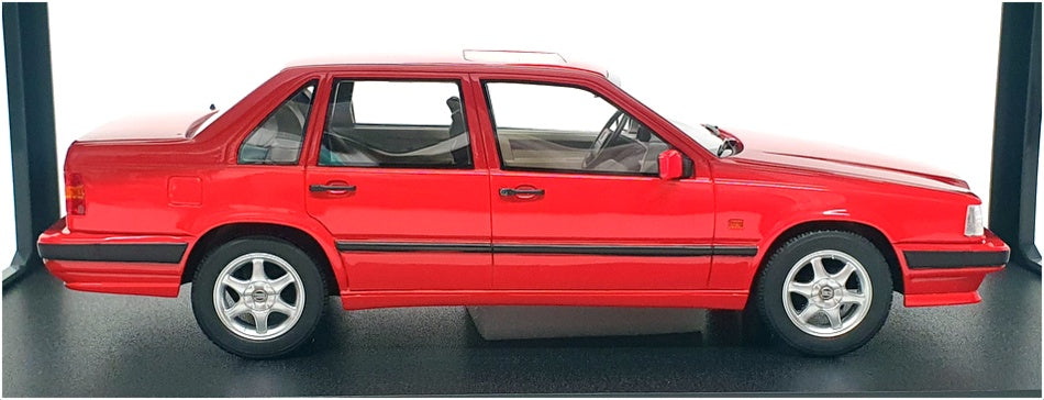 Cult 1/18 Scale CML171-1 - 1991-94 Volvo 850 GLT  - Signal Red