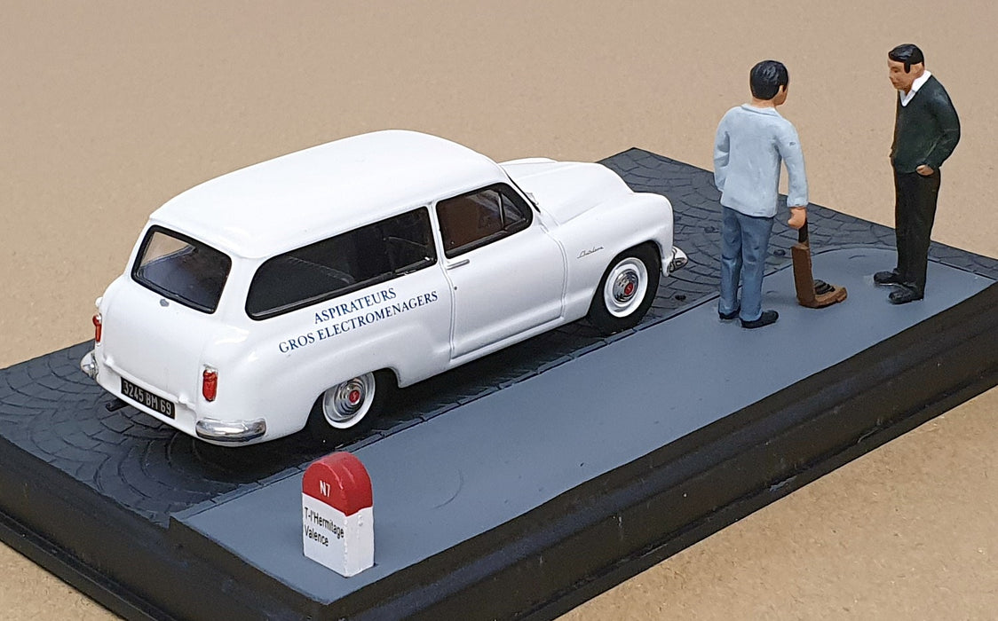 Altaya La Route Bleue 1/43 Scale DIR112 Simca Aronde Chatelaine Diorama - White